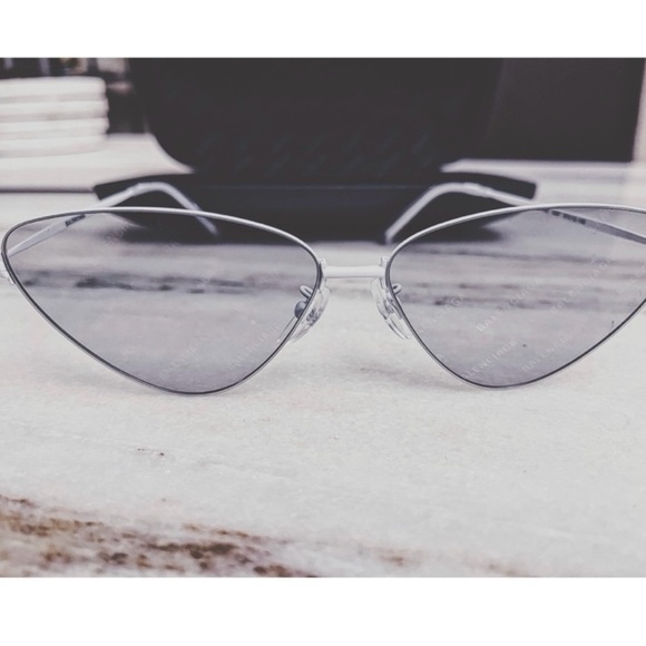 ‼️WOW‼️AUTHENTIC BALENCIAGA SUNGLASSES - Picture 2 of 13